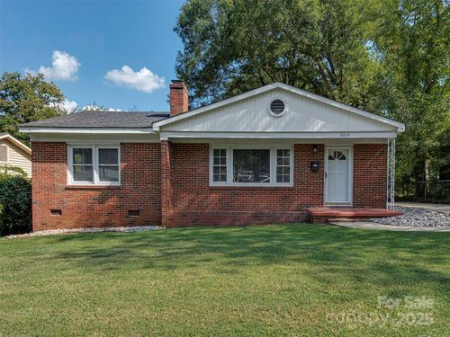 2209 Markham Ct, Charlotte, NC, 28205-4141 | Card Image