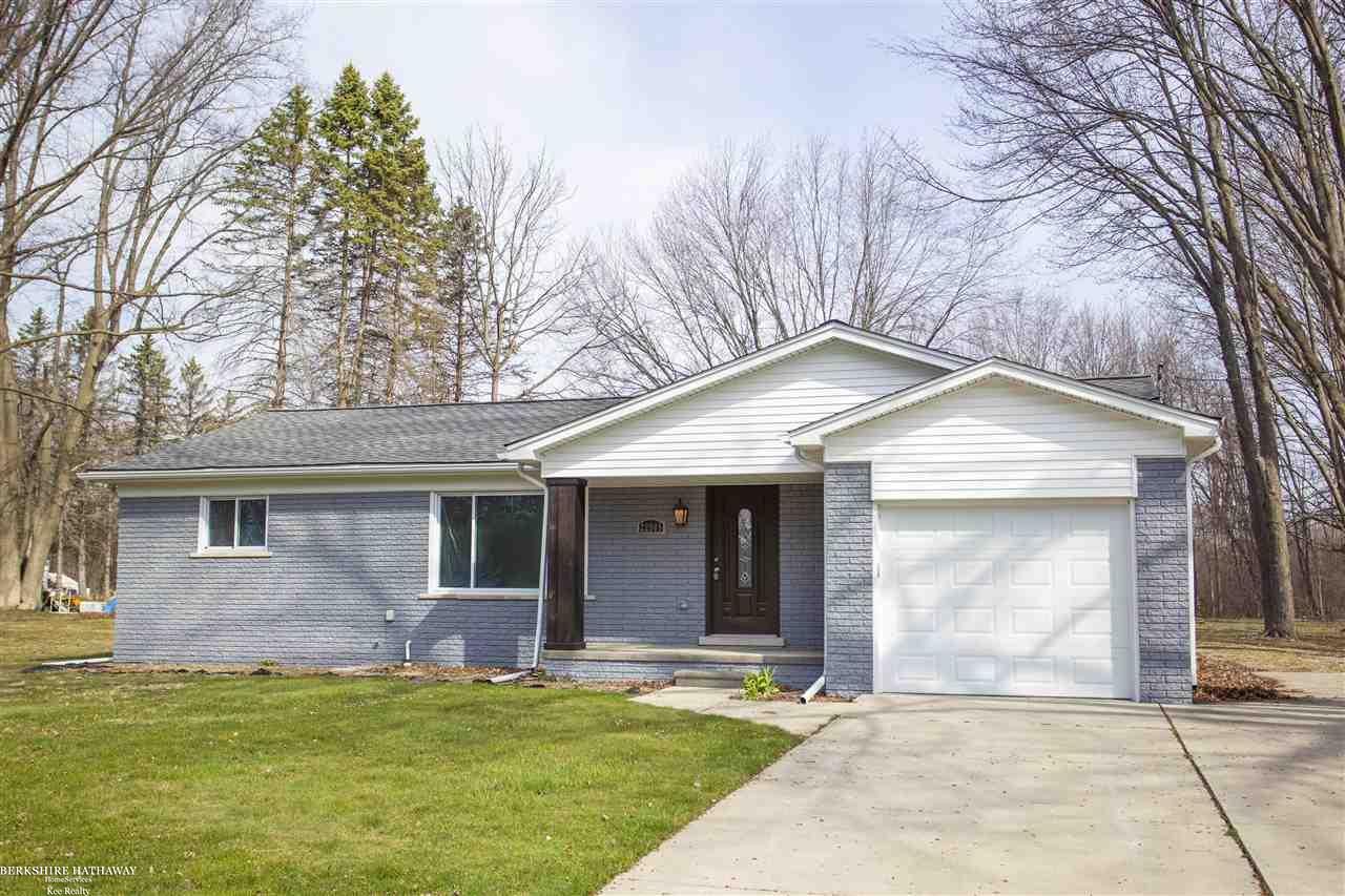 Glenwood St, Clinton Township, MI 48035