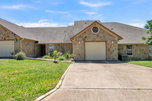 4 Matthews Dr, Lampasas, TX, 76550-1523 | Card Image