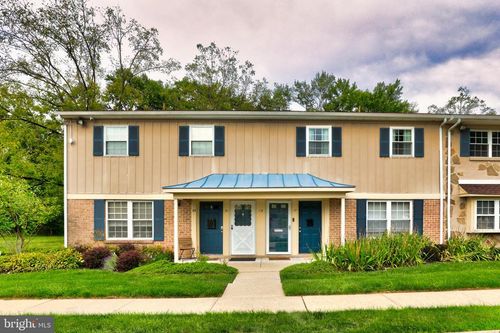 19 Wexford Dr, NORTH WALES, PA, 19454-4019 | Card Image