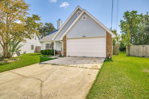 352 Brookwood Blvd, Mary Esther, FL, 32569-2160 | Card Image