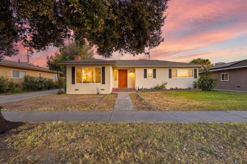 3743 N Fresno St, Fresno, CA, 93726-5524 | Card Image