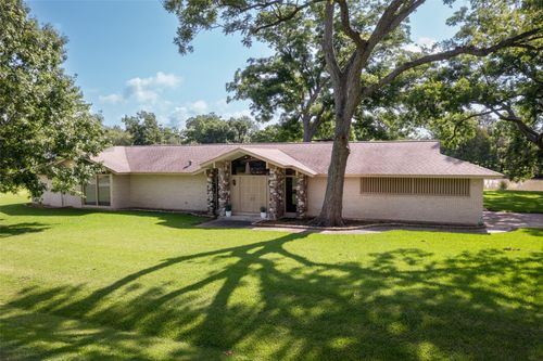 613 Bolling Green Dr, Wharton, TX, 77488-9624 | Card Image