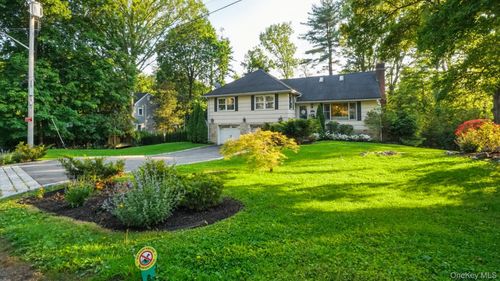 25 Manor Ave, White Plains, NY, 10605-4934 | Card Image