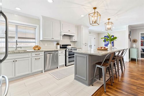 1919 Ansbury Dr, Houston, TX, 77018-7101 | Card Image