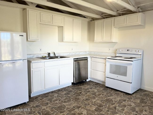 REAR - 2208 20 Th St, House other with 1 bedrooms, 1 bathrooms and null parking in Lubbock TX | Image 19