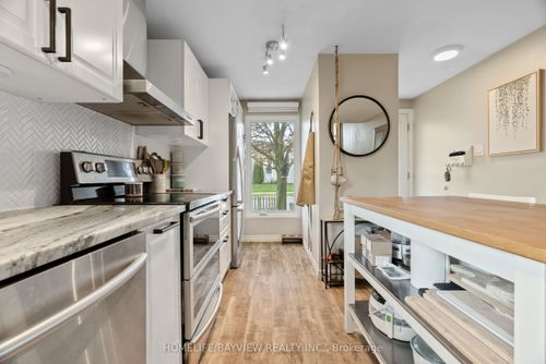 333 Preston Pky, Cambridge, ON, N3H4Z4 | Card Image