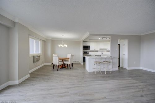 909-640 West St, Brantford, ON, N3R6M3 | Card Image
