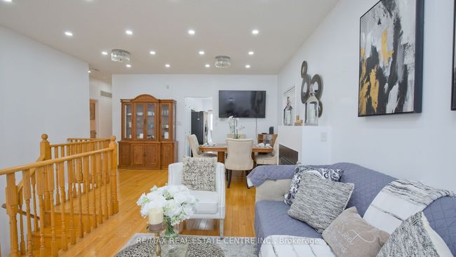 32 Pappain Cres, House other with 6 bedrooms, 3 bathrooms and 4 parking in Brampton ON | Image 12