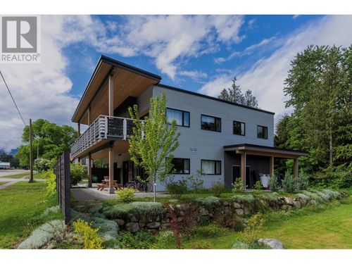 617 Harold St, Slocan, BC, V0G2C0 | Card Image