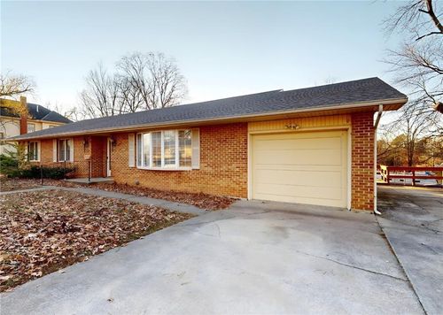 918 S Main St, Nevada, MO, 64772-3637 | Card Image