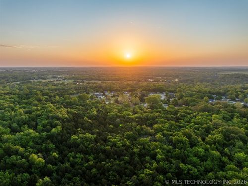 888 Timbercrest Ave, Okmulgee, OK, 74447-6693 | Card Image