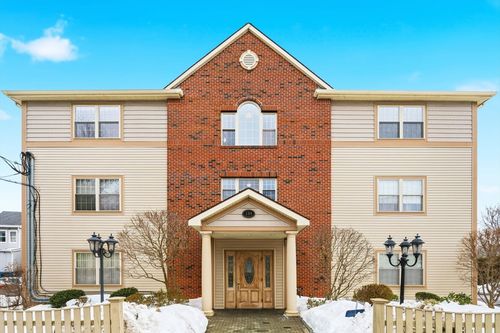 apt-303-590 Boston St, Lynn, MA, 01905-2165 | Card Image