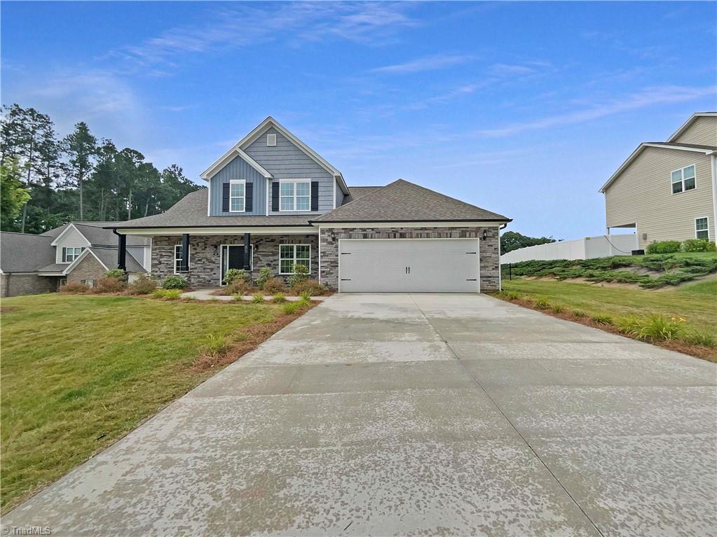 Montreat Dr, Lexington, NC 27295