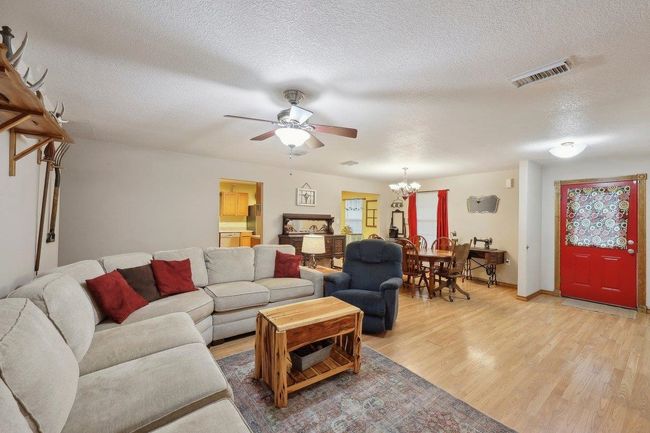 3 - 13872 Shellhammer Rd, House other with 4 bedrooms, 2 bathrooms and null parking in Winnie TX | Image 8