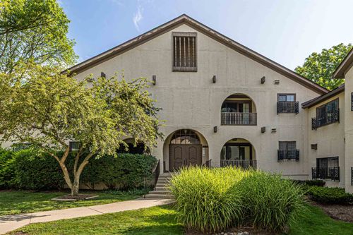 42160 Woodward #40 Avenue, Bloomfield Hills, MI, 48304 | Card Image