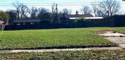 1727 Driftwood Dr, Clarksville, IN, 47129-1323 | Card Image
