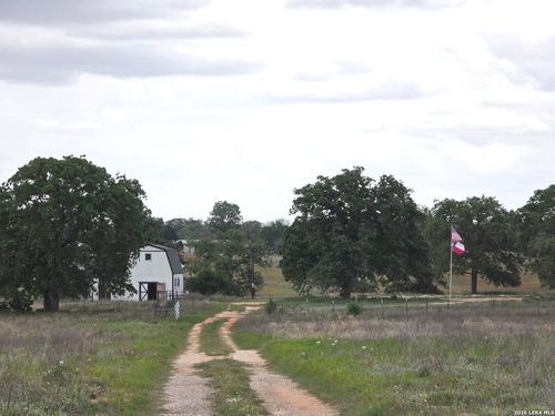 132 Santa Gertrudis Dr, Sutherland Springs, TX, 78161-9706 | Card Image