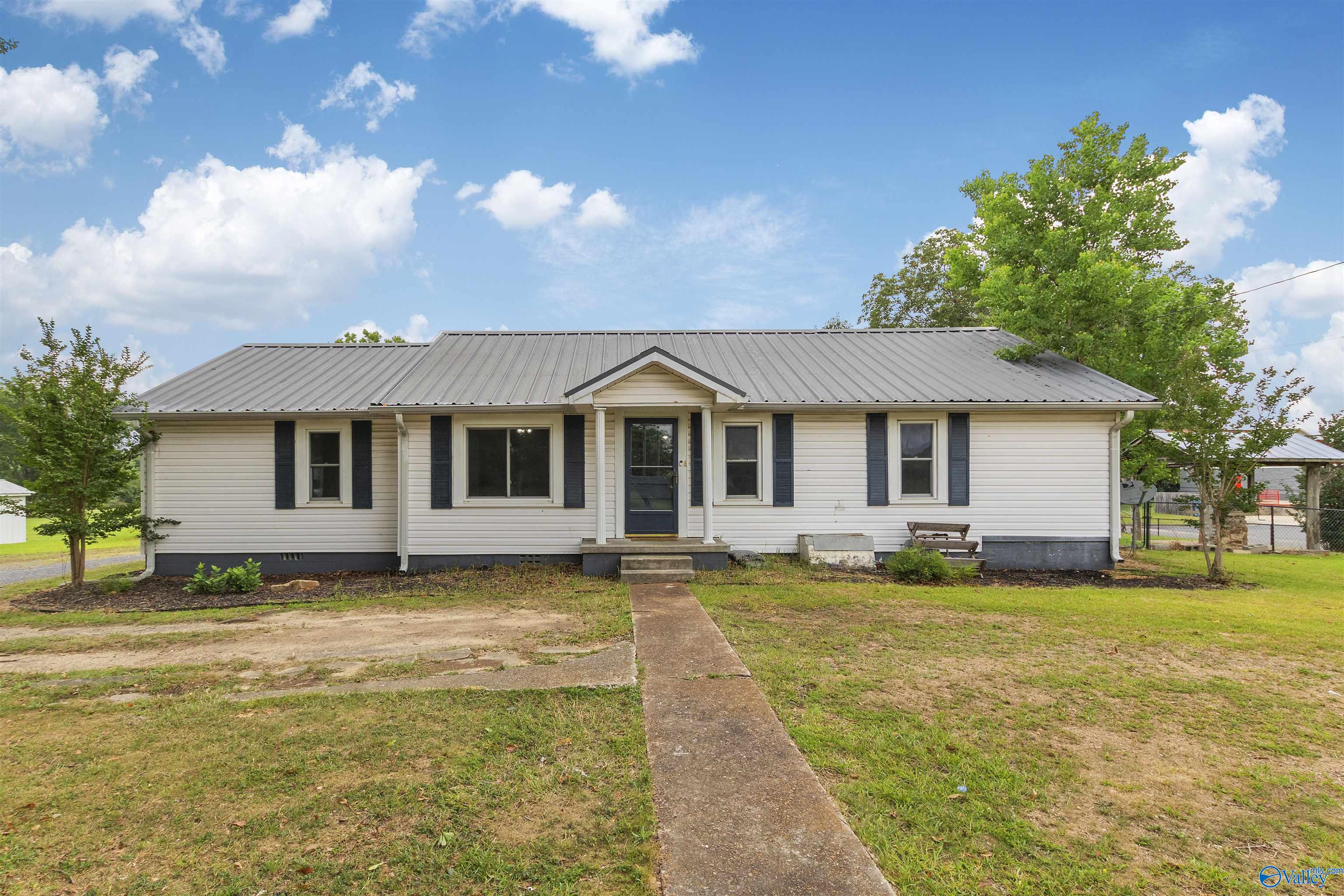 Sundown Dr, Arab, AL 35016