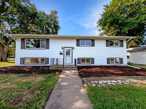 9405 Olympia St, Golden Valley, MN, 55427-3731 | Card Image
