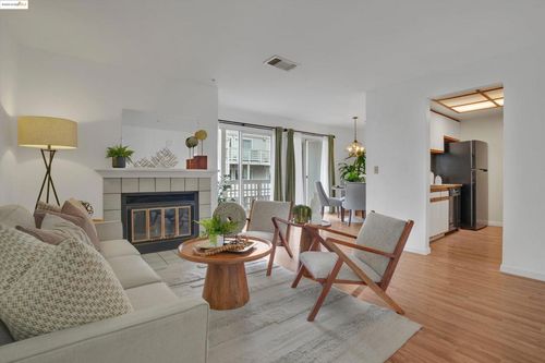 apt-h-2709 Oak Rd, Walnut Creek, CA, 94597-2891 | Card Image