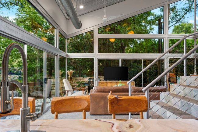 Expansive glass walls let you watch birds and butterflies | Image 15