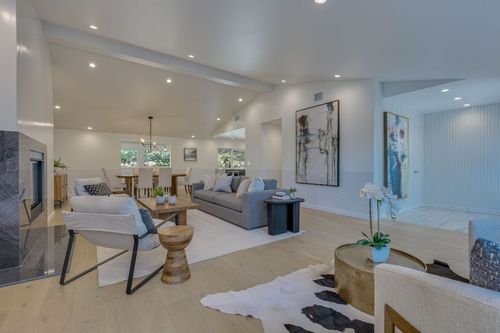 5706 Highland Hills Cir, Austin, TX, 78731-4230 | Card Image