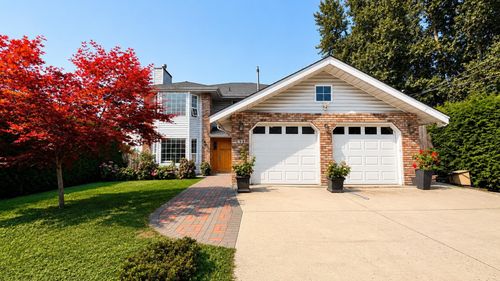 431 Ewen Ave, New Westminster, BC, V3M5B5 | Card Image