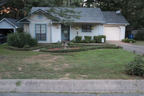 9 Oak Ridge Dr, Maumelle, AR, 72113-6809 | Card Image