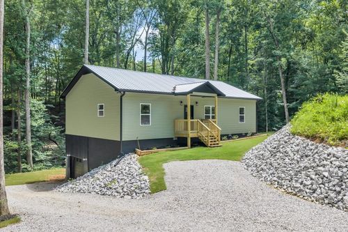 226 Woodland Way, Estill Springs, TN, 37330-3452 | Card Image