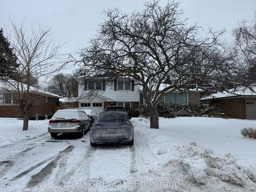 lower-f-62 Southdale Dr, Markham, ON, L3P1J8 | Card Image