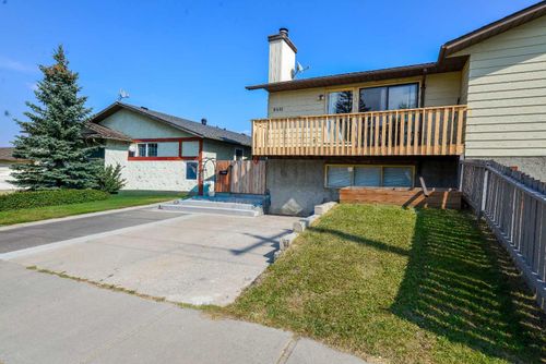 8416 Centre St Ne, Calgary, AB, T3K1Y1 | Card Image