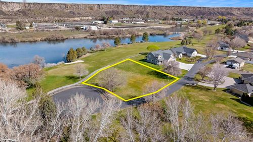 326 Clear Lake Ln, Buhl, ID, 83316-5274 | Card Image