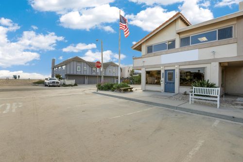 105 Los Altos St, OXNARD, CA, 93035-3935 | Card Image