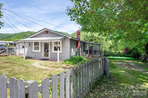 2802 Beaverdam Rd, Canton, NC, 28716-8789 | Card Image