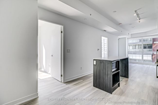 731 - 31 Tippett Rd, Condo with 2 bedrooms, 2 bathrooms and null parking in Toronto ON | Image 22