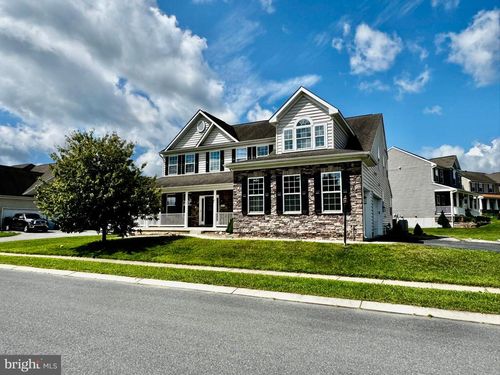 518 Creekside Blvd, WAYNESBORO, PA, 17268-7914 | Card Image