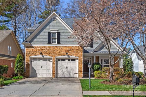 19679 Wooden Tee Dr, Davidson, NC, 28036-6018 | Card Image