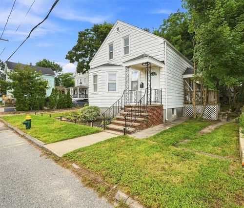 40 Sherwood St, Providence, RI, 02908-1616 | Card Image