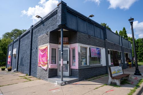 3501 Penn Ave N, Minneapolis, MN, 55412-2325 | Card Image