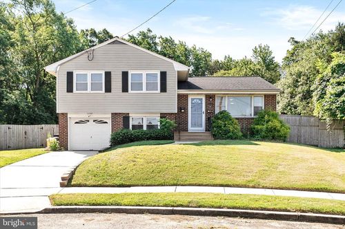 10 Valley View Ct, Trenton, NJ, 08620-2614 | Card Image
