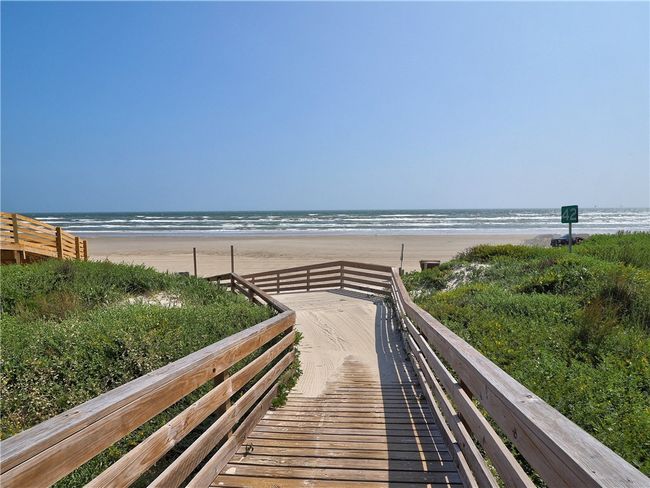 APT-121 - 4901 State Highway 361, Condo with 2 bedrooms, 2 bathrooms and null parking in Port Aransas TX | Image 32