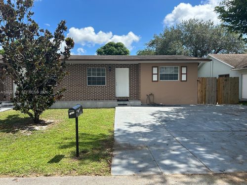 1923 Sw 99th Ter, Miramar, FL, 33025-1819 | Card Image