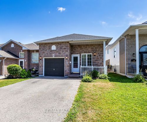15 Daiseyfield Ave, Courtice, ON, L1E3E8 | Card Image