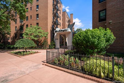 117-139-15 83rd Ave, Jamaica, NY, 11435-1501 | Card Image