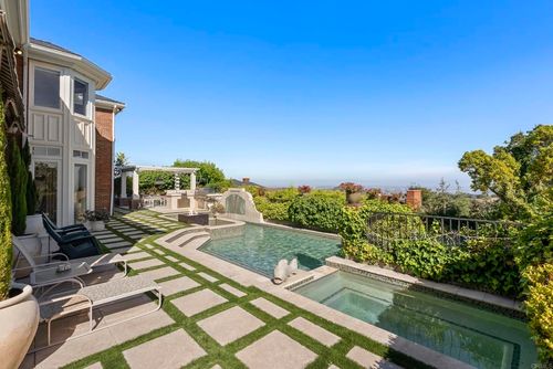 6815 La Jolla Scenic Dr S, La Jolla, CA, 92037-5738 | Card Image