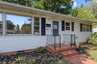 Front door of 422 Hyde St | Image 3