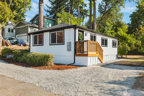 3635 W F St, Bremerton, WA, 98312-4651 | Card Image