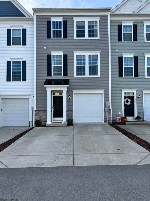 210 Queensbury Ct, Fairmont, WV, 26554-2254 | Card Image