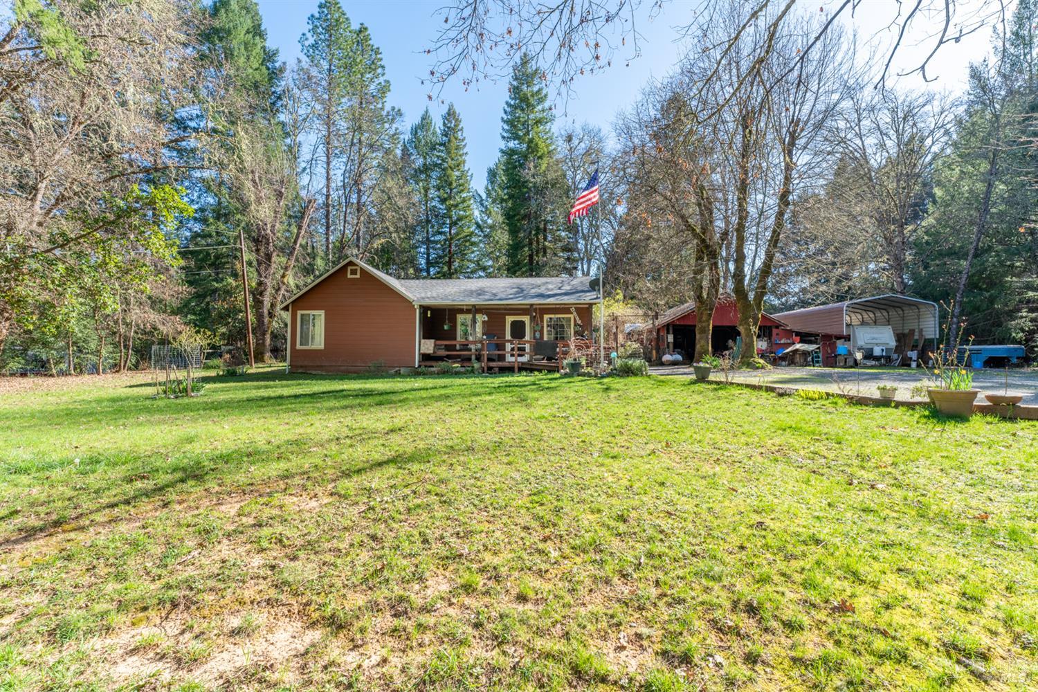 Residential in Laytonville 3